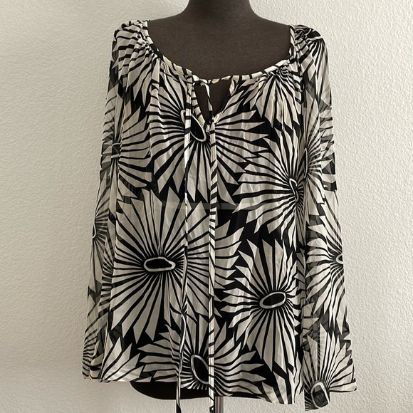 100% silk Trina Turk coverup black white - Picture 1 of 4